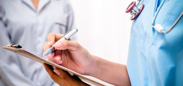 پزشک درمان کمردرد را تجویز می کند